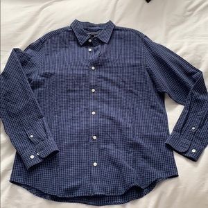 Men’s Banana Republic casual button-up, size L